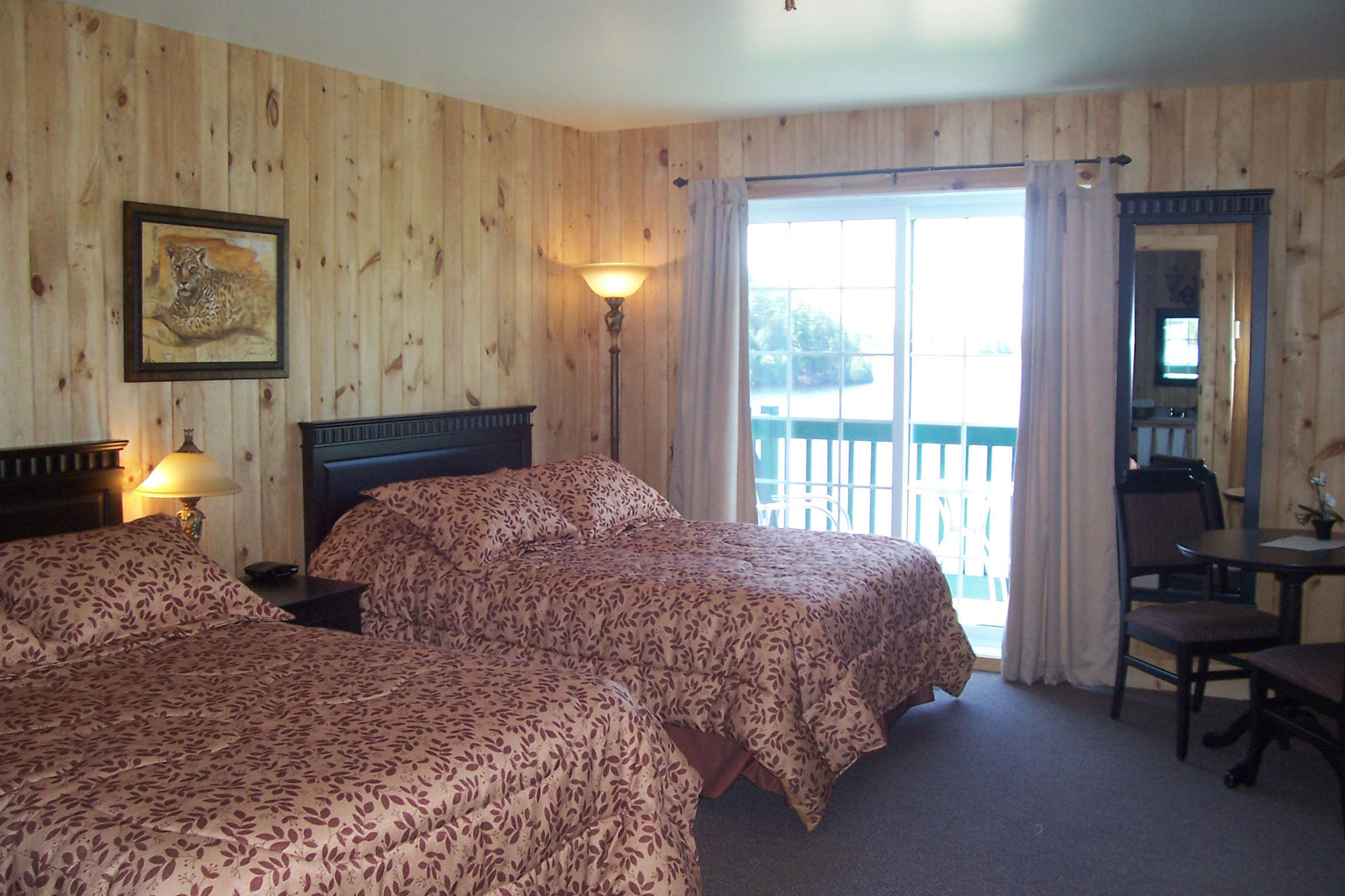 Pourvoirie Du Blanc Lodge *